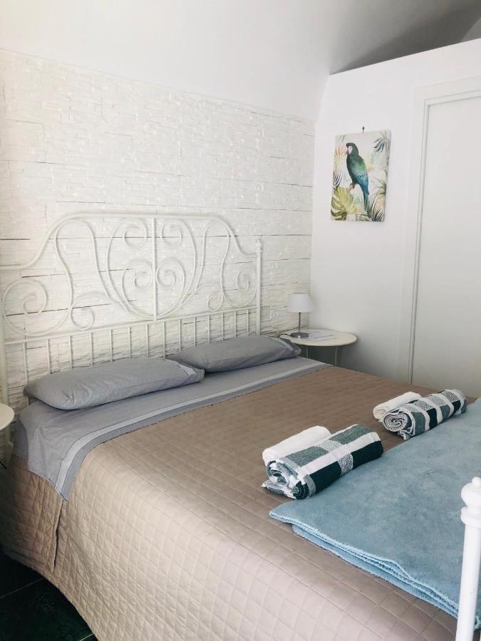 Zi' Mari' - Via Roma Hotel Polignano a Mare Luaran gambar