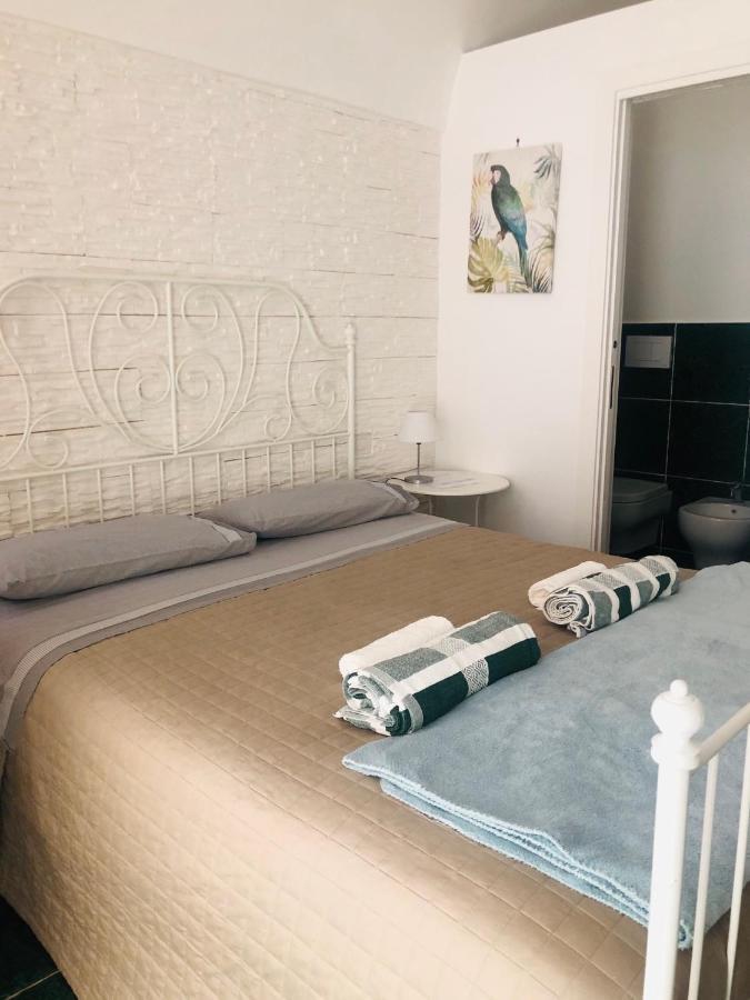 Zi' Mari' - Via Roma Hotel Polignano a Mare Luaran gambar