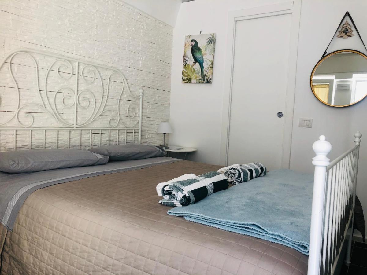 Zi' Mari' - Via Roma Hotel Polignano a Mare Luaran gambar