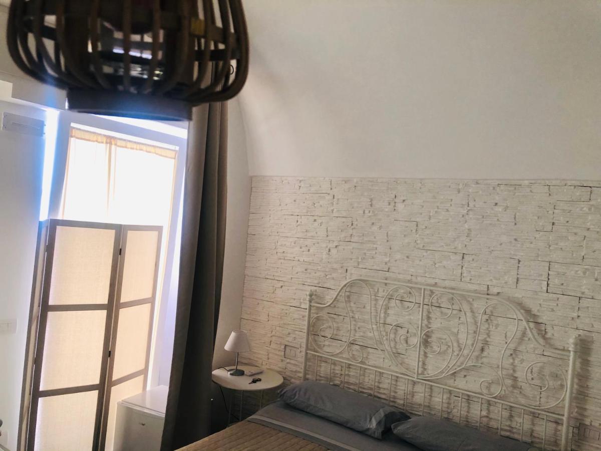 Zi' Mari' - Via Roma Hotel Polignano a Mare Luaran gambar