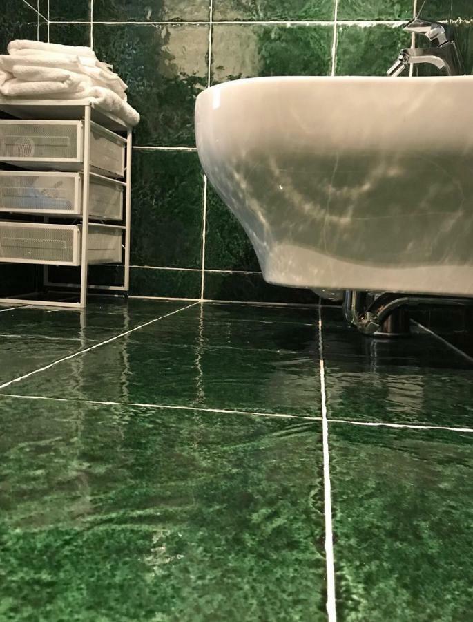 Zi' Mari' - Via Roma Hotel Polignano a Mare Luaran gambar