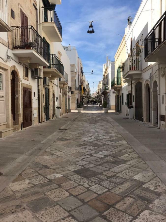 Zi' Mari' - Via Roma Hotel Polignano a Mare Luaran gambar